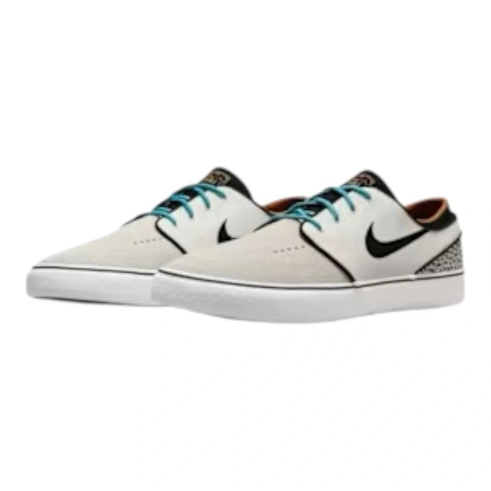 Nike White and Black Sneakers - Picture 2 of 7